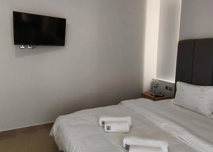 Mitropoleos Luxury