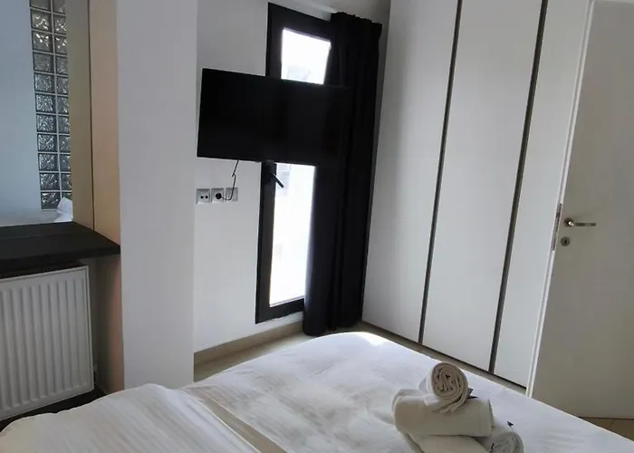 Mitropoleos Luxury