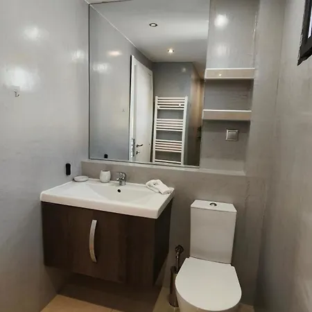 Mitropoleos Luxury *