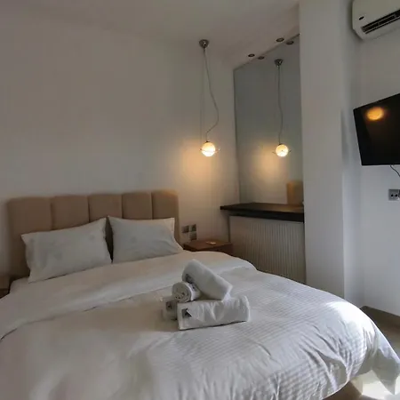 Mitropoleos Luxury *