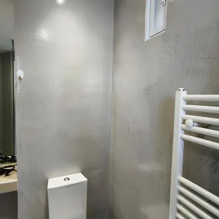 Mitropoleos Luxury *