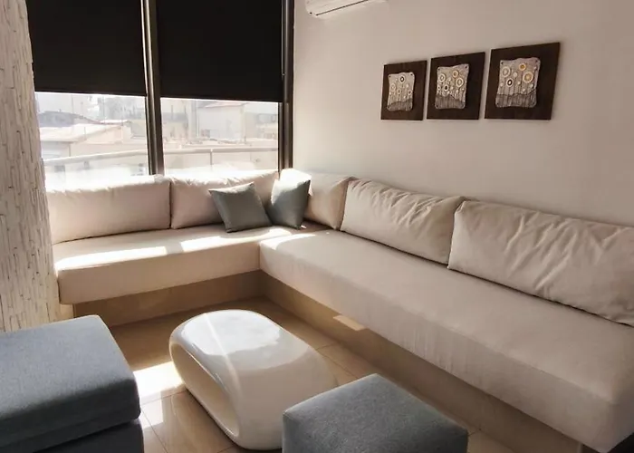 Mitropoleos Luxury Daire *