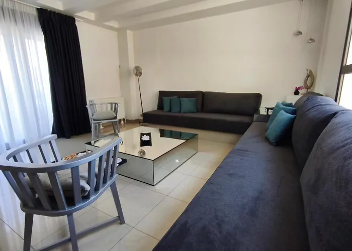 Mitropoleos Luxury