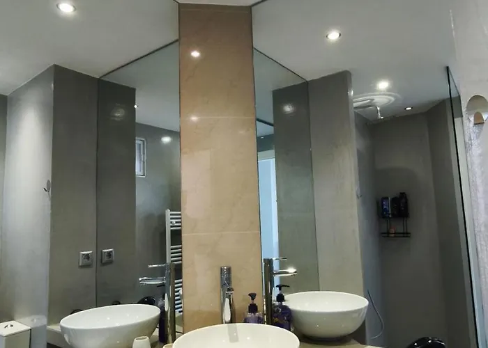 Mitropoleos Luxury *