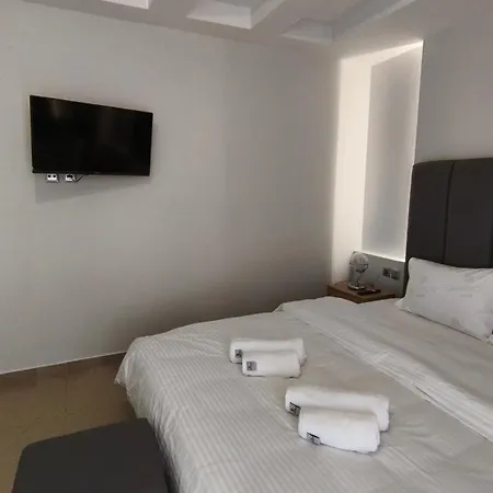 Mitropoleos Luxury
