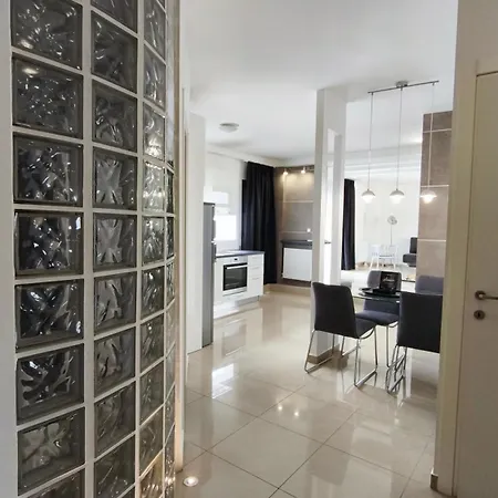 Mitropoleos Luxury Soluň