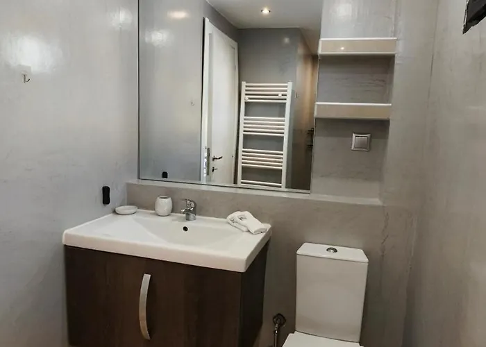 Mitropoleos Luxury *
